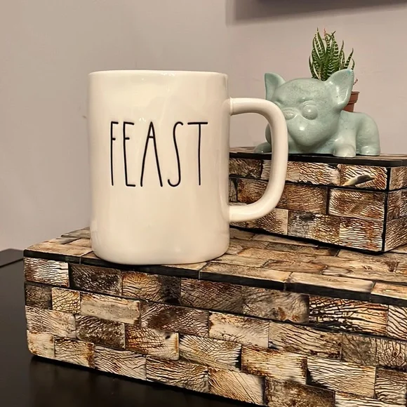 NEW Rae Dunn FEAST Large Mug - Picture 2 of 9